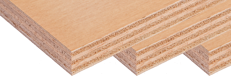 Stapeltje plywood panelen geschikt voor buitengebruik